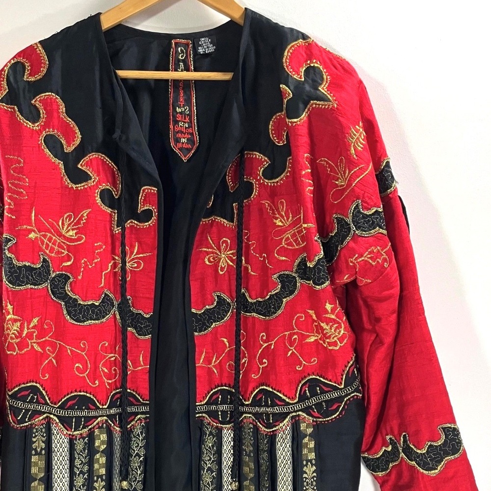 Silk Jacket D.A.R. Regent 1602 Asian Embroidered Red Black Costume Cosplay Glam